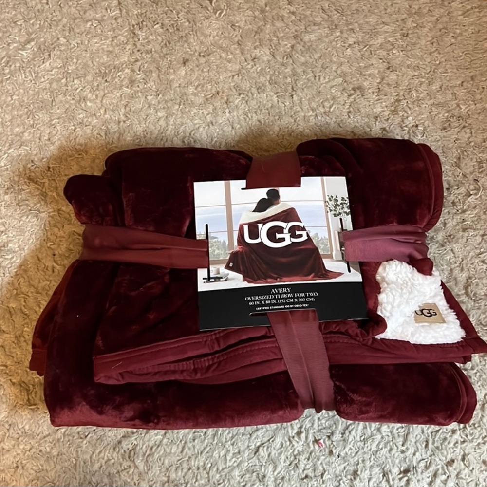 UGG maroon avery throw, make an offer!! :)